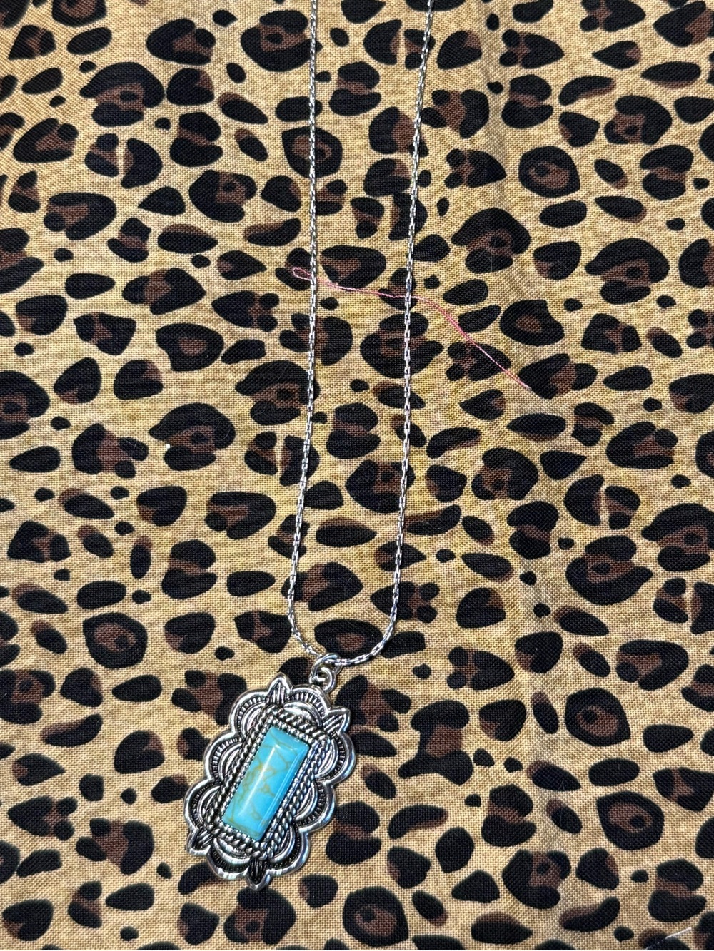 Turquoise Stone Pendant Necklace in Silver Tone